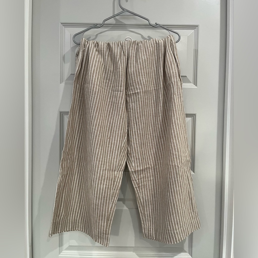 2 pairs of linen crops size large